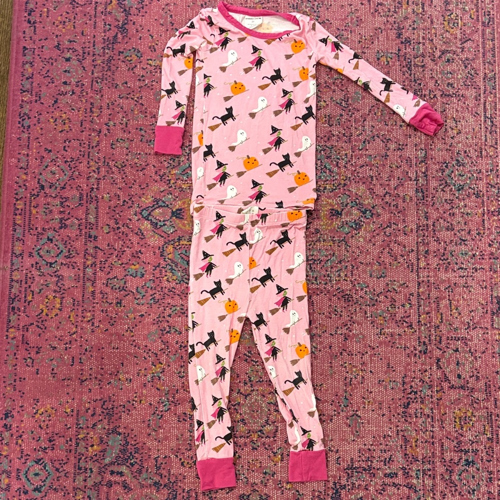 Spearmint love Broomstick Friends Rare print pj set 2T